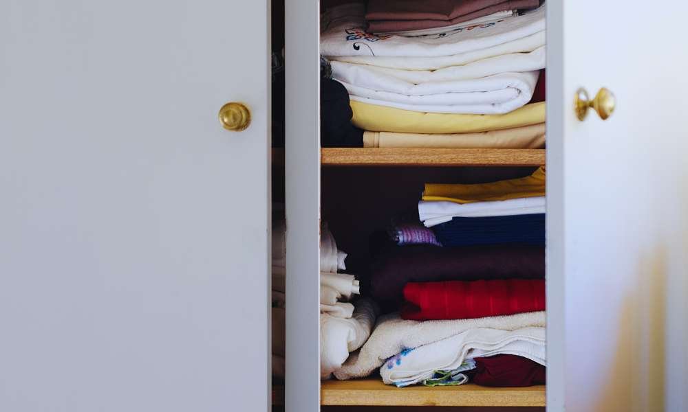 How to Store Bed Sheets in Closet